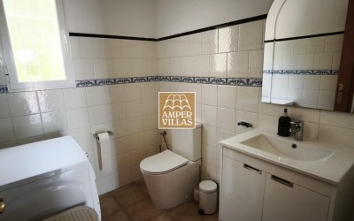 Spacious villa with guest apartment within short distance of the center of Altea la Vella.